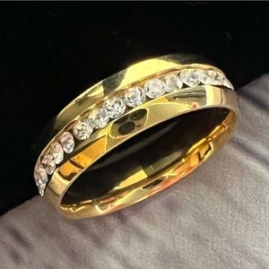 ⭐️ NEW Fashion Ring - Stainless Gold Overlay w/ Single Row Faux Diamonds Sz 10